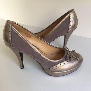 Nine West spectator platform heals